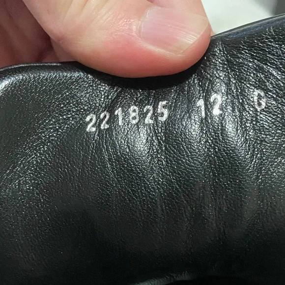 Gucci Black Leather Sneakers with Red and Green Stripe - Picture 8 of 10